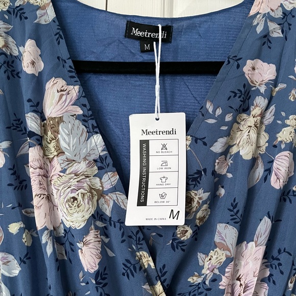 Meetrendi New Floral V-Neck Maxi Dress - Picture 2 of 7